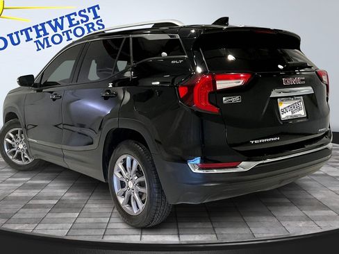 Used 2023 GMC Terrain SLT image 4