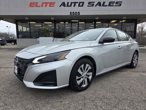 Used 2024 Nissan Altima 2.5 S FWD image 1