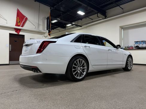 Used 2018 Cadillac CT6 Luxury AWD/4WD image 5