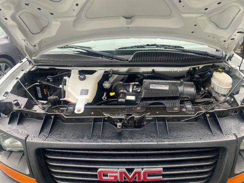 Used 2016 GMC Savana 2500 G2500 Cargo image 33