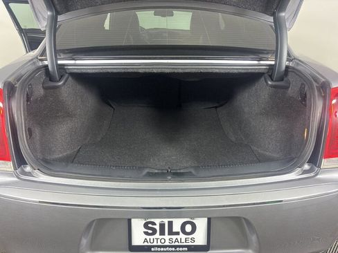 Used 2016 Chrysler 300 Limited image 18