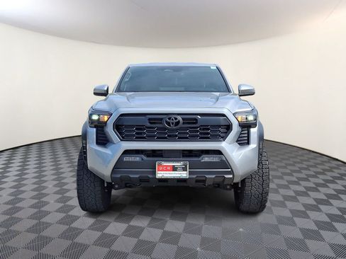 Used 2025 Toyota Tacoma TRD Off-Road AWD/4WD image 3