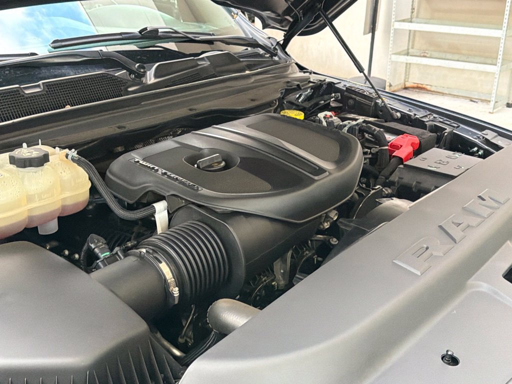 Used 2025 RAM 1500 Warlock AWD/4WD image 9