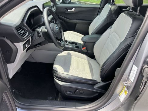 Used 2024 Ford Escape SE w/ PHEV Premium Package FWD image 15