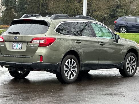 Used 2017 Subaru Outback 3.6R Limited image 2