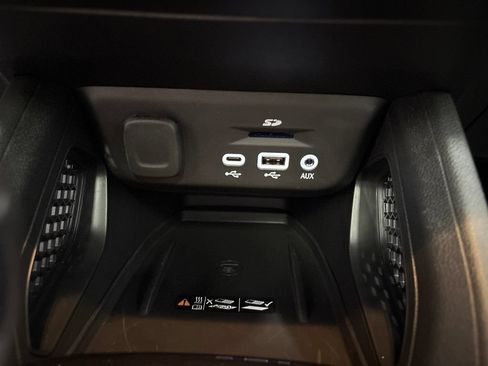 Used 2022 Chevrolet TrailBlazer ACTIV w/ Sun and Liftgate Package AWD/4WD image 19