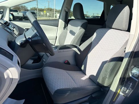 Certified 2017 Toyota Prius V Two image 13