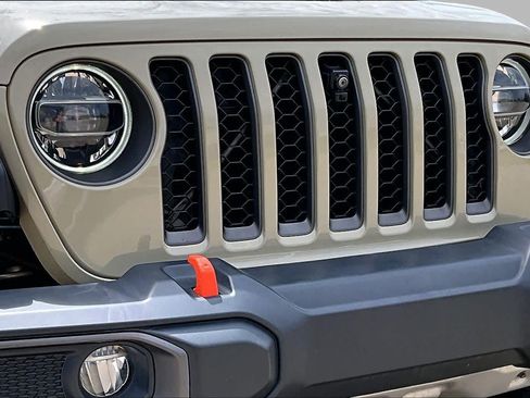 Used 2020 Jeep Gladiator Mojave AWD/4WD image 28