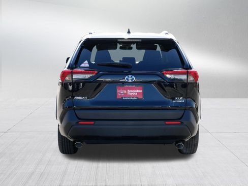 Certified 2022 Toyota RAV4 XLE Premium image 6