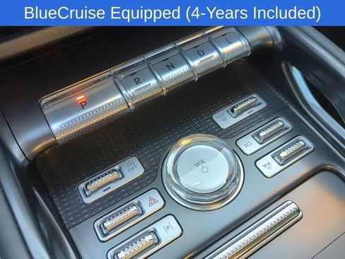 Used 2025 Lincoln Nautilus Reserve w/ Jet Appearance Package image 21