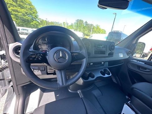 New 2025 Mercedes-Benz Sprinter 2500 image 2