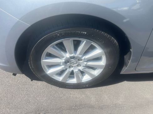 Used 2017 Toyota Sienna Limited Premium image 6