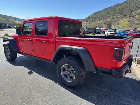 Certified 2020 Jeep Gladiator Rubicon AWD/4WD image 5