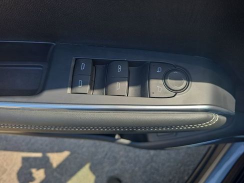 Used 2024 GMC Acadia Elevation image 27