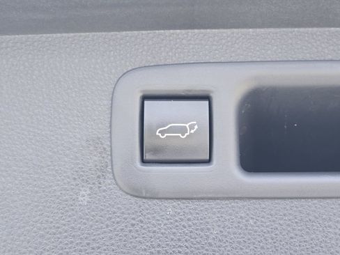 Used 2022 Toyota Highlander XLE image 14