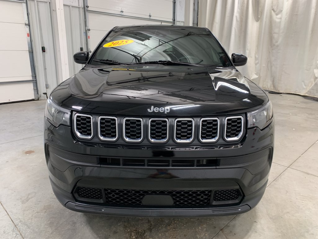 Used 2025 Jeep Compass Sport AWD/4WD image 27