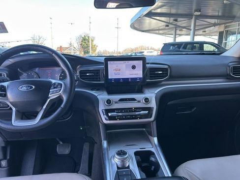 Used 2023 Ford Explorer XLT w/ Equipment Group 202A image 22