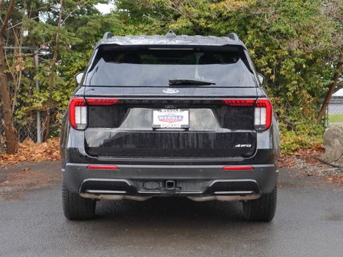 Certified 2025 Ford Explorer ST-Line w/ ST-Line Street Pack image 23