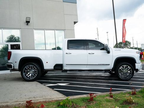 Used 2024 Chevrolet Silverado 3500 High Country AWD/4WD image 10