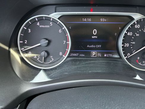 Used 2025 Nissan Sentra SV image 38