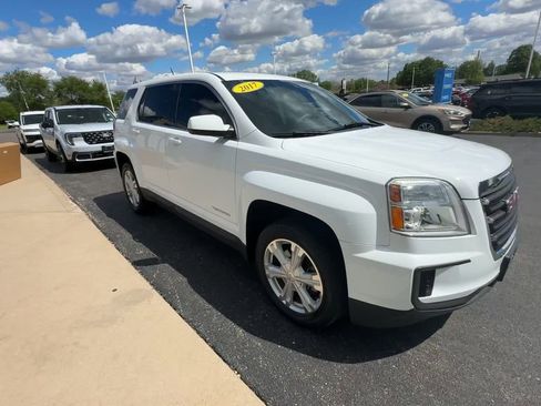 Used 2017 GMC Terrain SLE FWD image 2