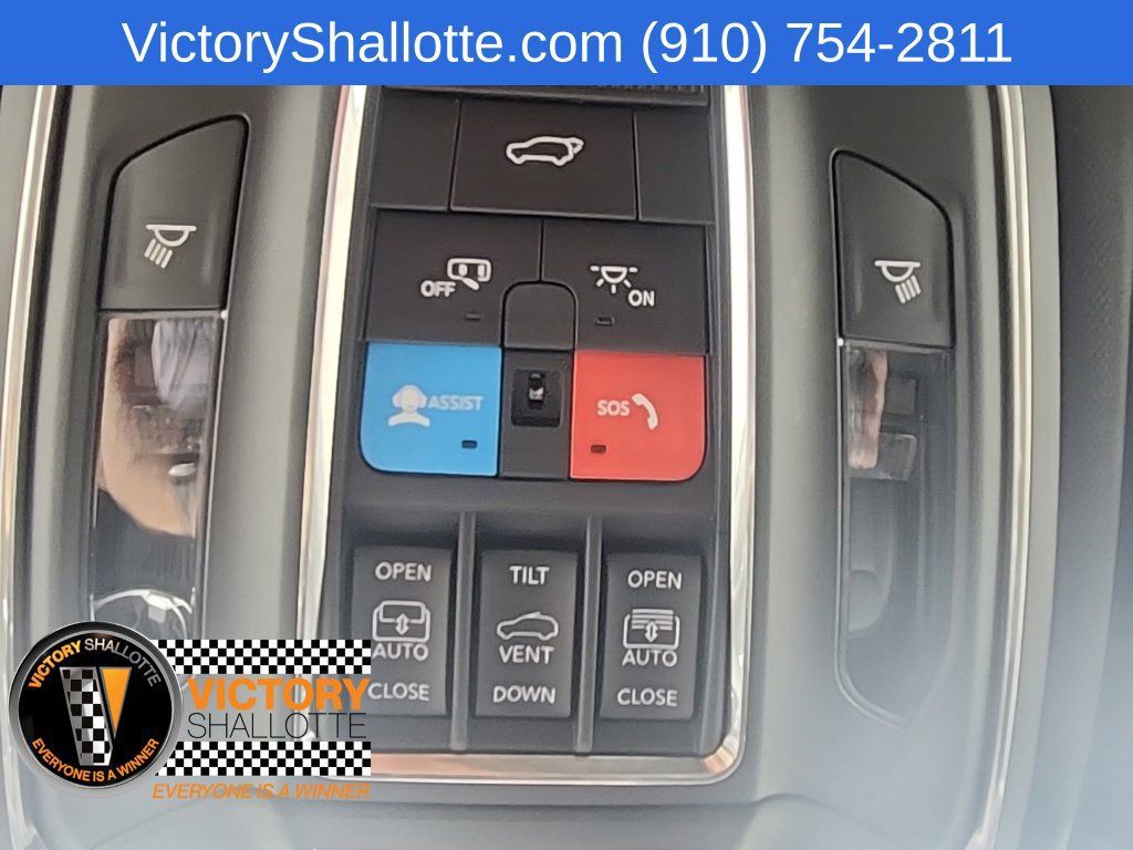 Used 2025 Jeep Grand Cherokee Limited w/ Luxury Tech Group II AWD/4WD image 40