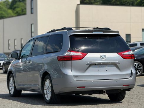 Used 2015 Toyota Sienna XLE w/ XLE Navigation Package AWD/4WD image 4