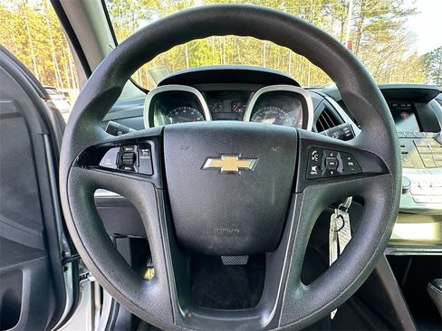 Used 2017 Chevrolet Equinox LS image 17