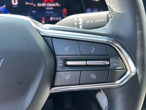 Used 2025 Chevrolet Equinox EV LT FWD image 23