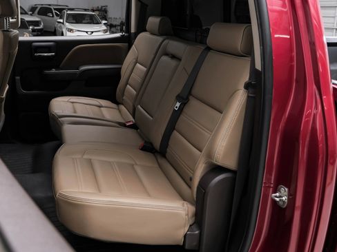 Used 2018 GMC Sierra 2500 Denali w/ Duramax Plus Package AWD/4WD image 40