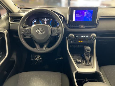 Used 2025 Toyota RAV4 XLE AWD/4WD image 24