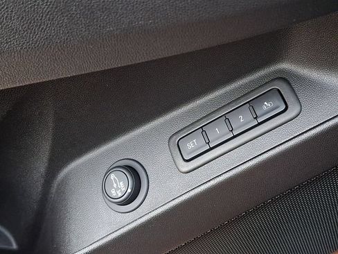 Used 2024 Chevrolet Equinox Premier AWD/4WD image 23