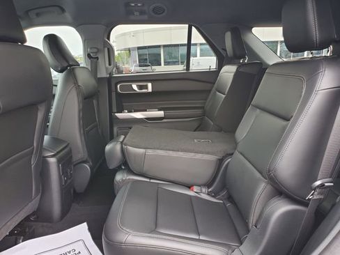 Used 2024 Ford Explorer XLT w/ Equipment Group 202A AWD/4WD image 26