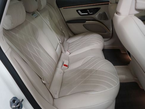 Used 2023 Mercedes-Benz EQS 580 4MATIC Sedan image 23