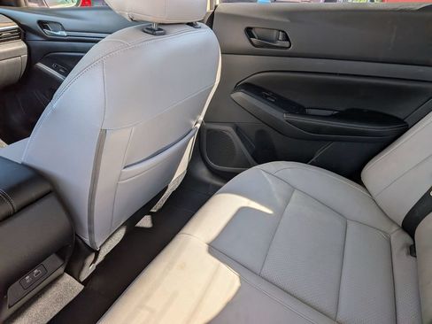 Used 2025 Nissan Altima 2.5 SV FWD image 33