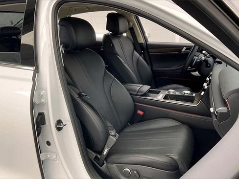 Used 2025 Genesis G80 2.5T Advanced image 7