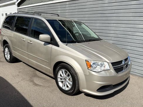 Used 2015 Dodge Grand Caravan SXT FWD image 13