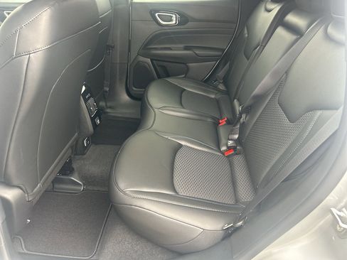 New 2026 Jeep Compass Latitude image 25