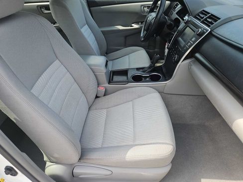 Used 2015 Toyota Camry LE FWD image 14