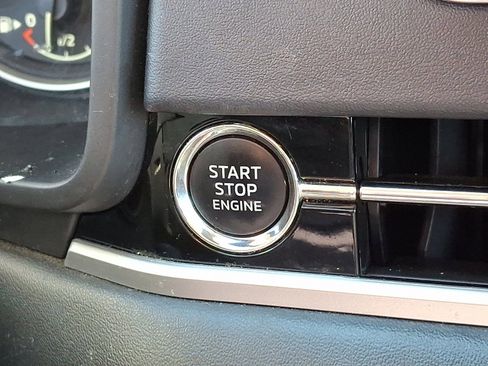 Used 2023 Mitsubishi Outlander SE image 23