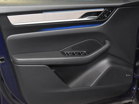 Used 2024 Porsche Macan 4 Electric image 6