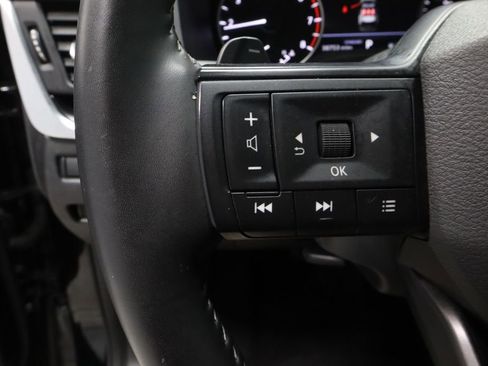 Certified 2025 Nissan Rogue SV FWD image 26