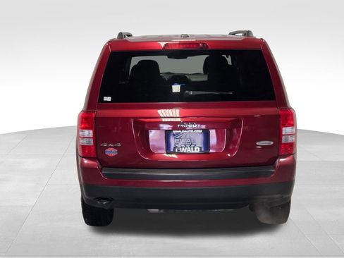 Used 2012 Jeep Patriot Latitude w/ Sun/Sound Group image 18