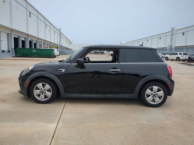 Used 2020 MINI Cooper 2-Door Hardtop w/ Storage Package FWD image 8