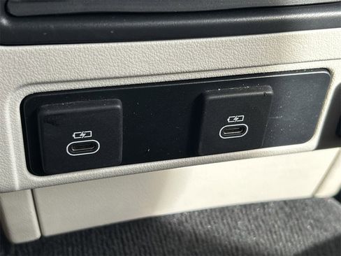 Used 2024 Jaguar F-PACE R-Dynamic S image 22