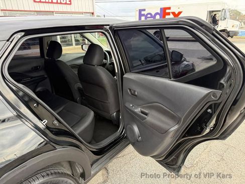 Used 2024 Nissan Kicks S image 12
