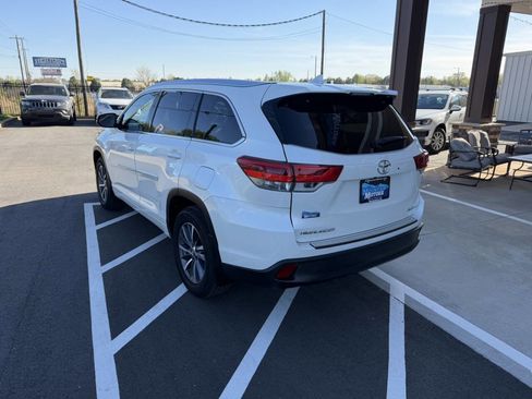 Used 2017 Toyota Highlander XLE w/ Protection Package #3 image 4