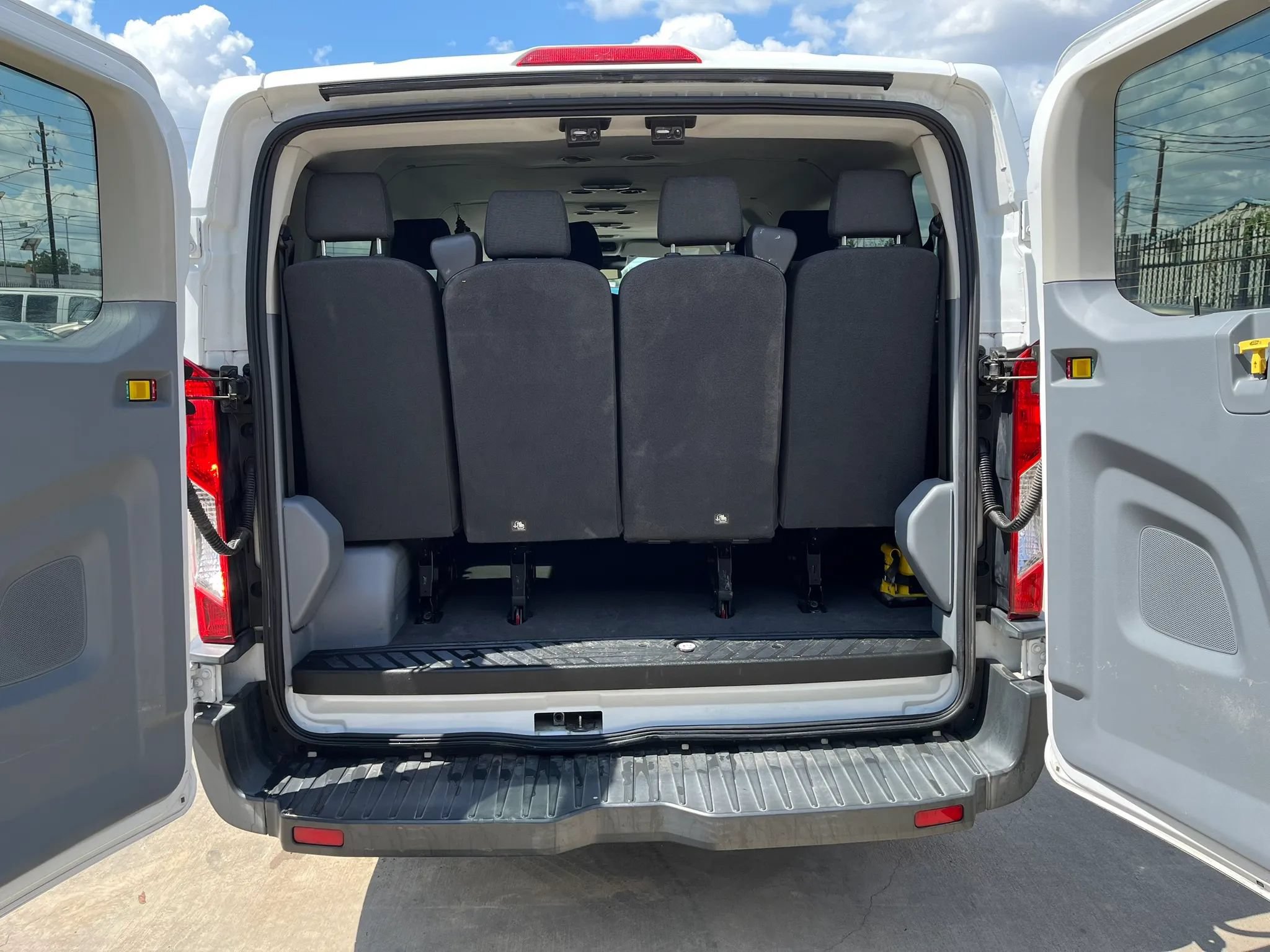 Used 2018 Ford Transit 350 XL RWD image 8