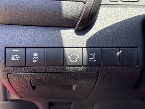Used 2022 Toyota Camry SE w/ Convenience Package FWD image 22