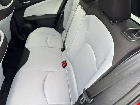 Used 2022 Toyota Prius L Eco FWD image 19